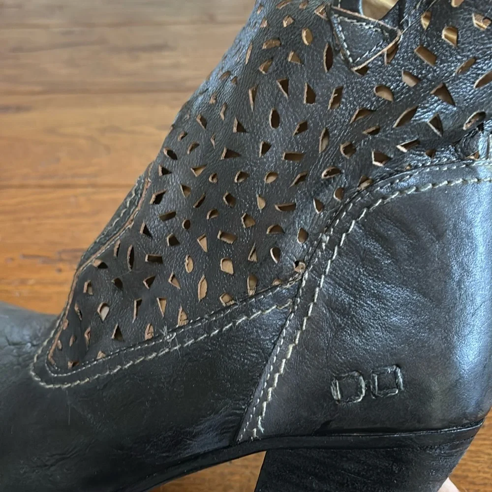 Bed Stu Irma Boots Women’s Graphite Leather Laser Cut Heeled Booties NWT Size 10